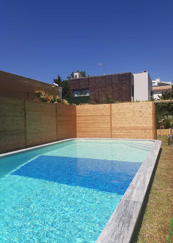 Vedação de Madeira em piscina