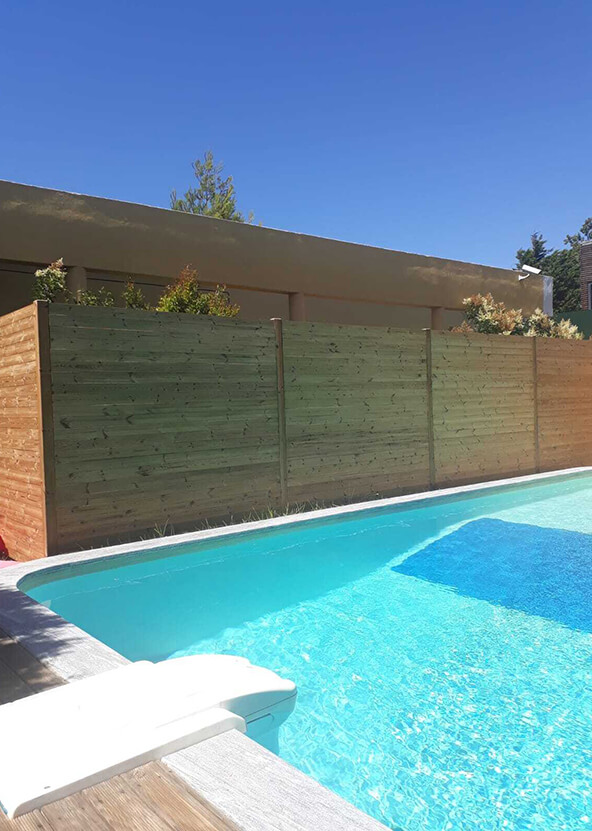 Vedação de Madeira em piscina